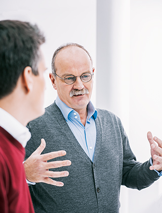 Axel Salzmann arguing (Foto)